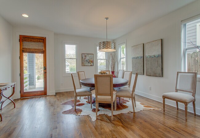 Foto del edificio - 3505A Wrenwood Dr