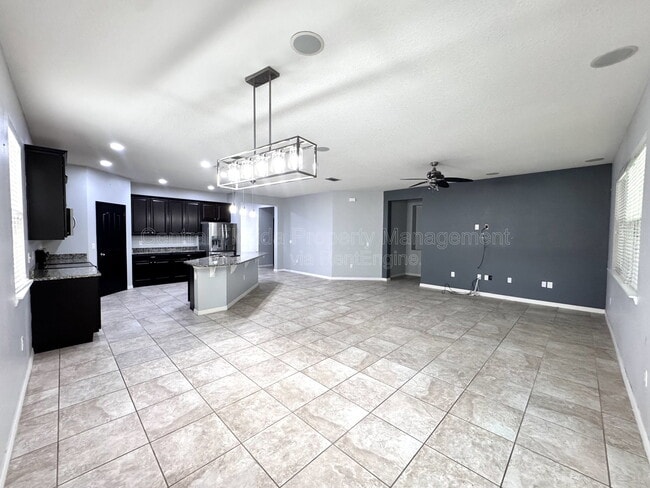 Building Photo - 11860 Thatcher Ave