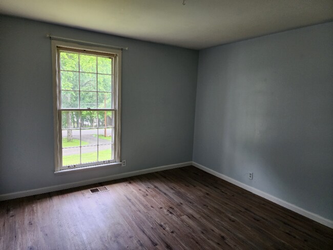 Building Photo - 146 Bay Dr