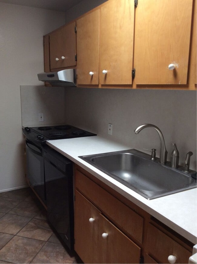 Building Photo - 405 Jardin Pl