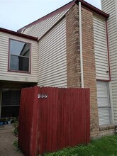 Building Photo - 919 S Weatherred Dr