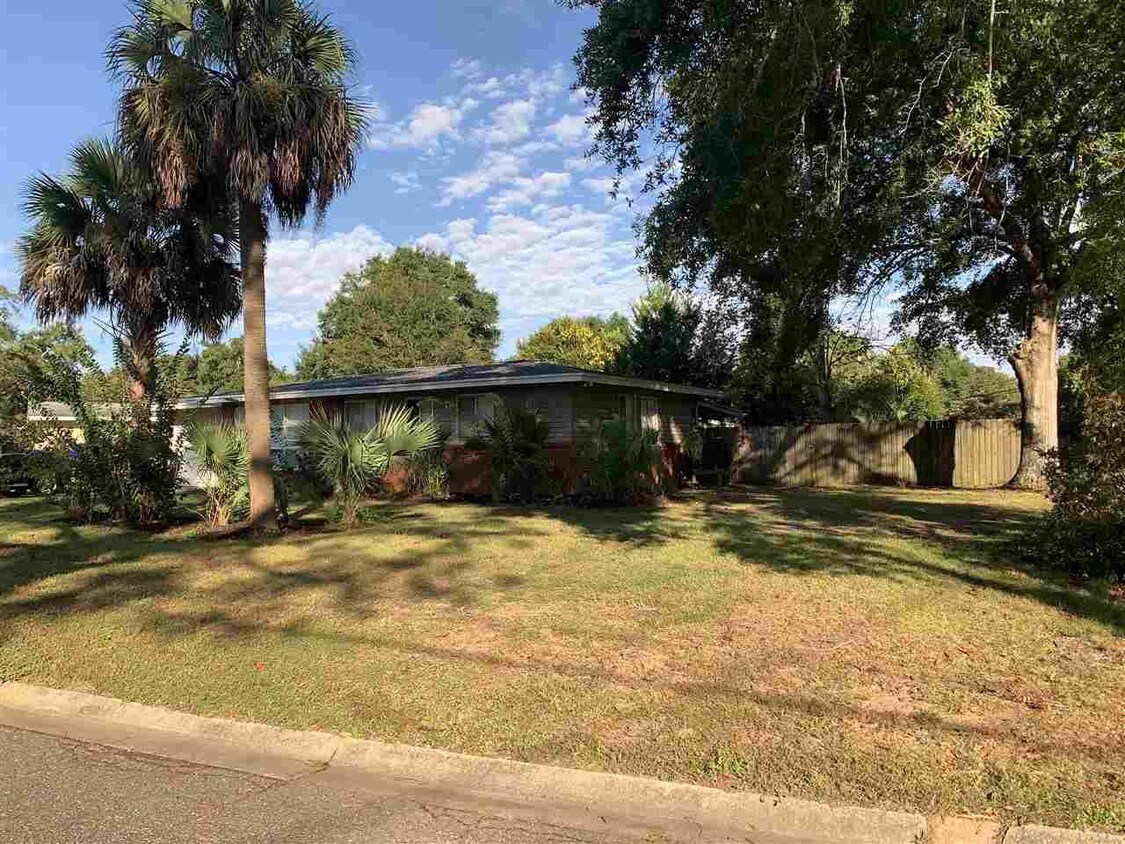 Primary Photo - 6564 College Dr