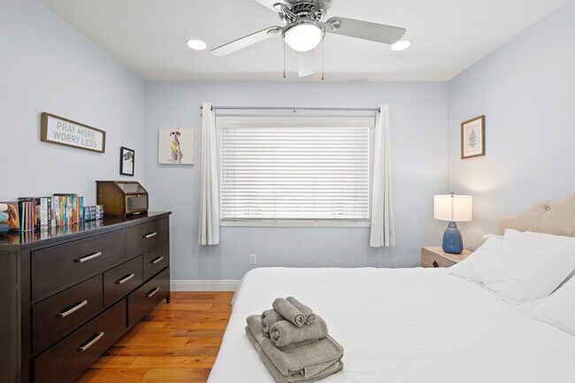 Building Photo - Luxury Estate with Sparkling Pool & Elegant Amenities