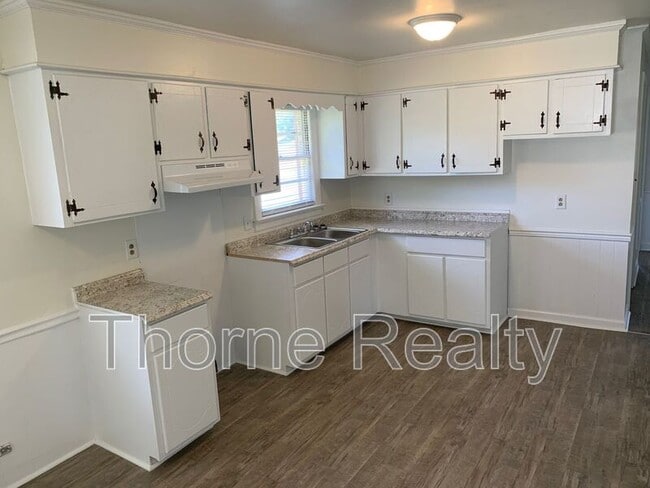 Building Photo - 112 Cane Dr