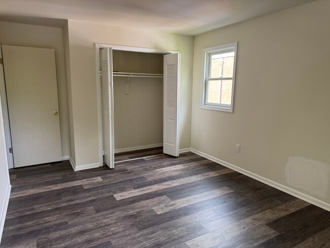 Master bedroom - 425 Ryers Ave