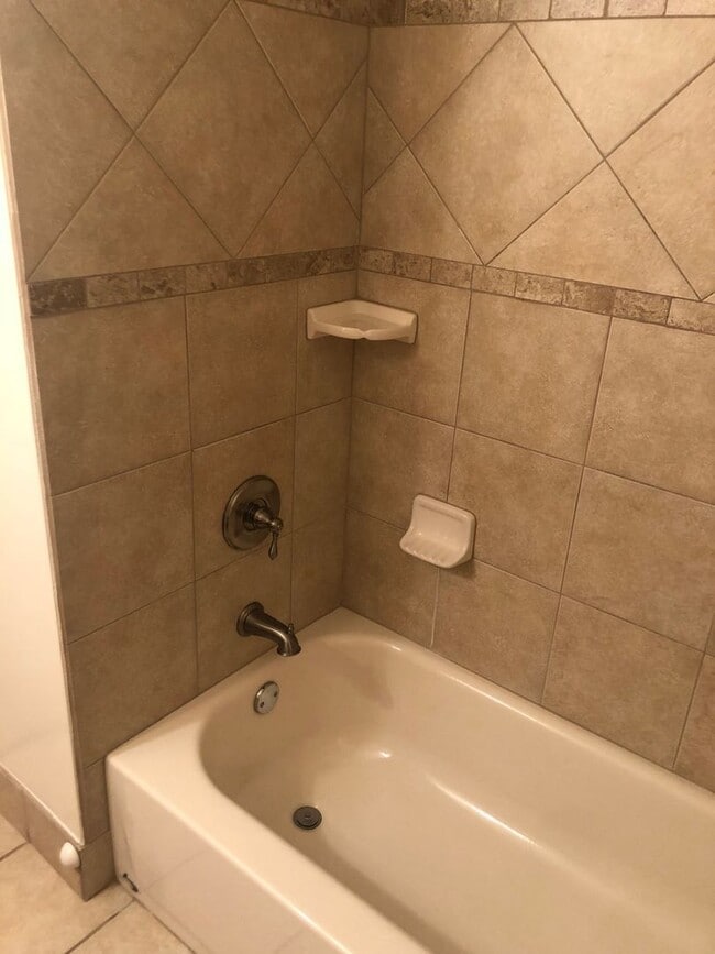 Building Photo - Updated and Close to Campus!