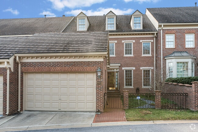 Building Photo - 7802 Hidden Meadow Ter