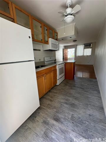 Building Photo - 1324 Heulu St