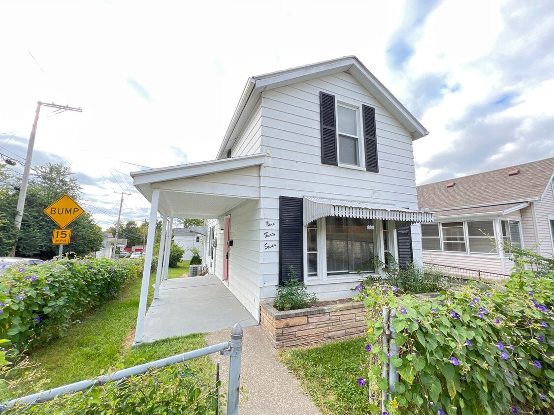 Primary Photo - Home on Steele