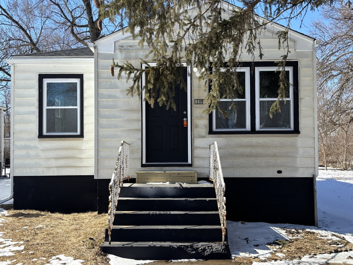 Primary Photo - Spacious Gary Gem | Move-In Ready | Prime ...