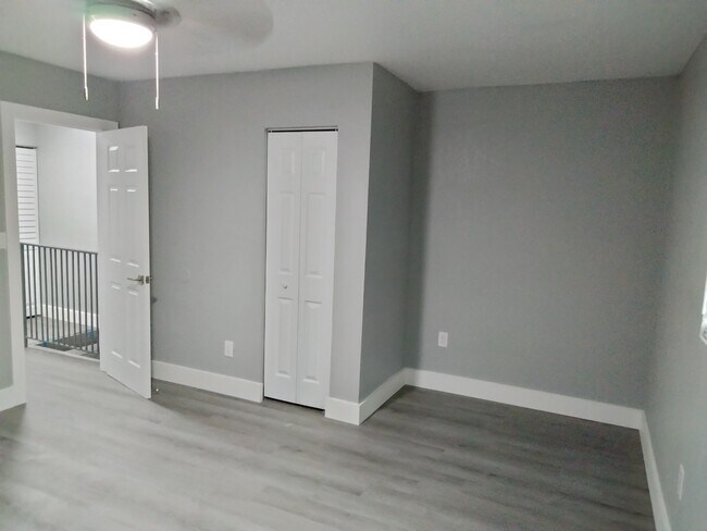 Foto del edificio - 420 NE 18th Ave