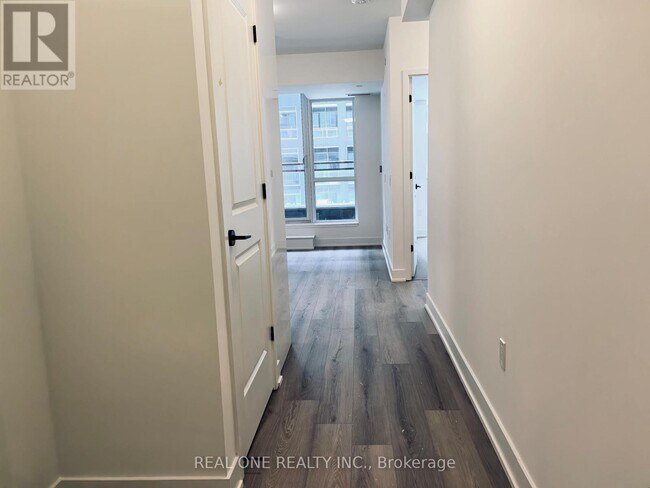 Photo du bâtiment - 2333 Khalsa Gate