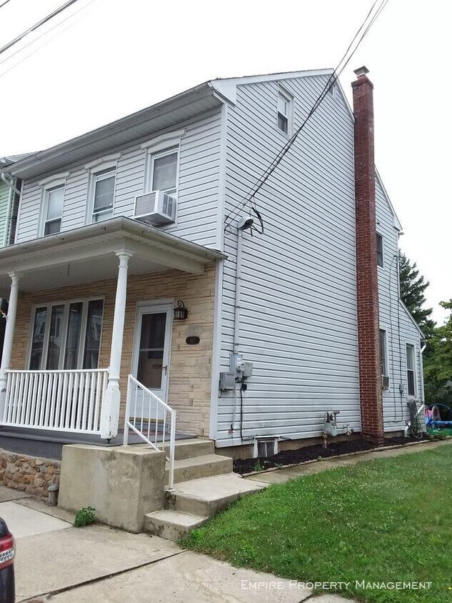 Primary Photo - 3 Bedroom 1.5 Bath in Slatington with Garage