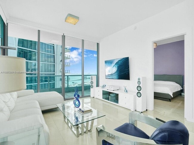 Building Photo - 900 Biscayne Blvd