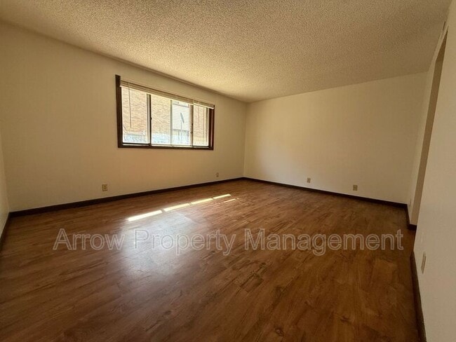 Building Photo - 4236 Huntington Ave