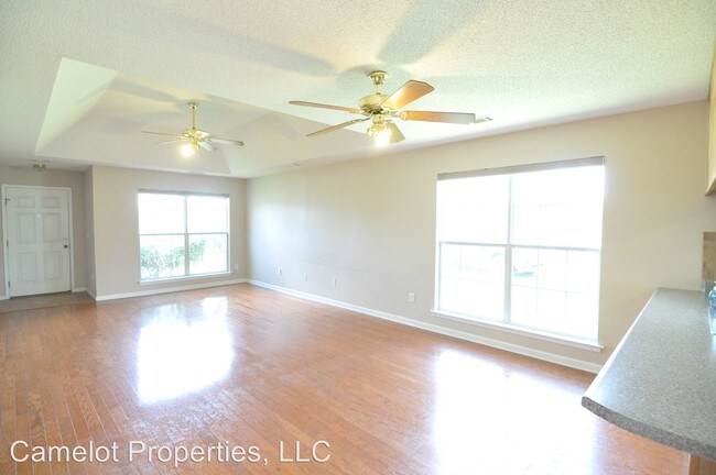 Building Photo - 578 McDonald Dr