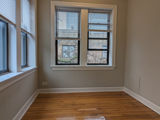 Building Photo - 3731 N Pine Grove Ave