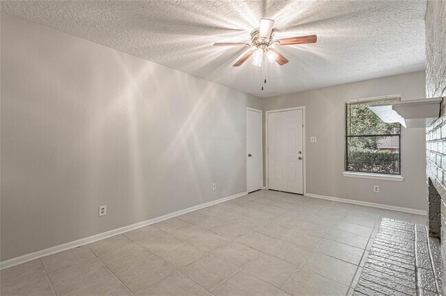 Foto del edificio - 3009 Manor Ln