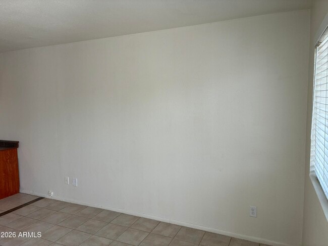 Building Photo - 1349 E Sahuaro Dr