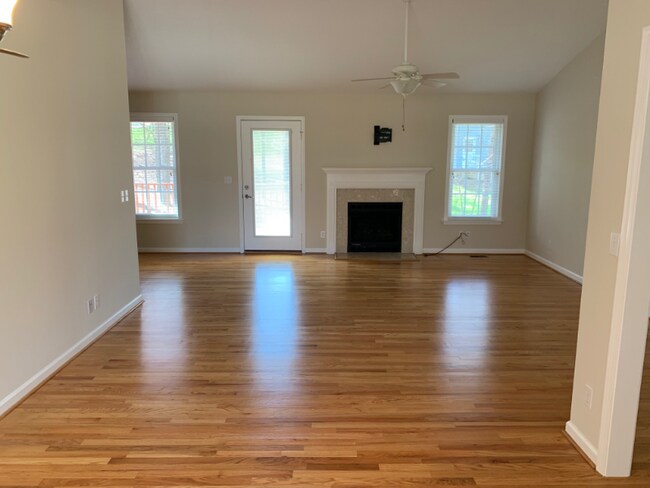 Foto del edificio - 111 Chestnut Ln