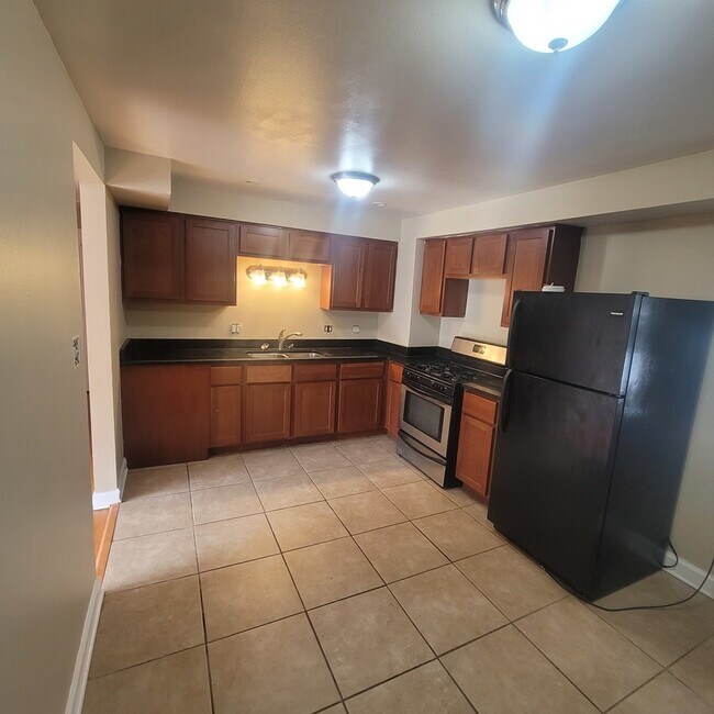 Building Photo - 7920 S Dobson Ave