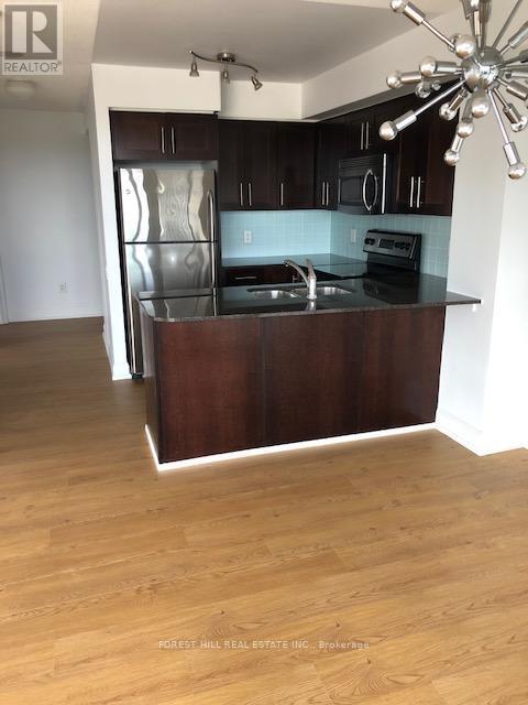 Photo du bâtiment - 2181 Yonge St