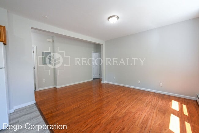 Building Photo - 67 Judson St