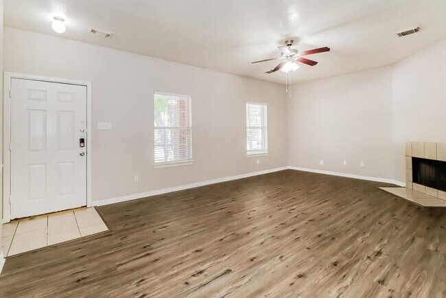 Building Photo - 5238 Sherilynn Dr