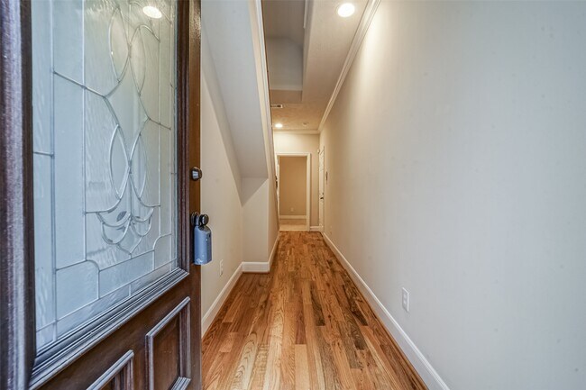 Building Photo - 1117 St Agnes St