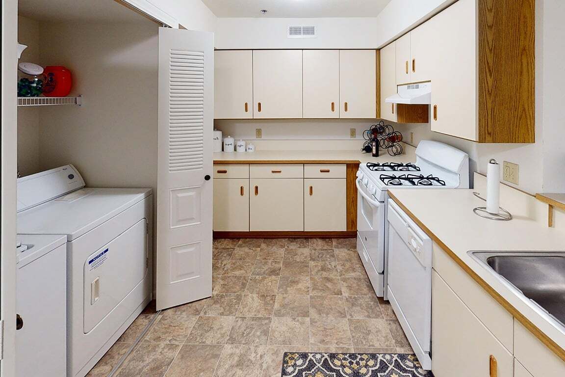 Tracy Creek Apartment Homes – photo 2