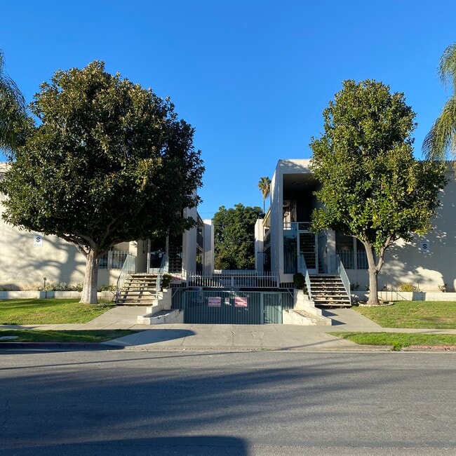Building Photo - 14139 Gilmore St