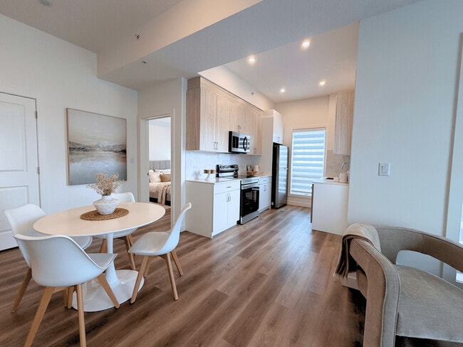Building Photo - The Aspen at Currents on Windermere