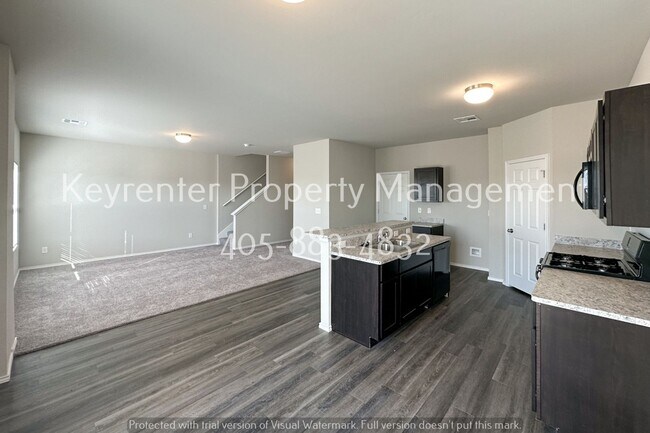 Foto del edificio - Gorgeous 3 Bed 2.5 Bath Two Story Home in Heart Of Yukon!