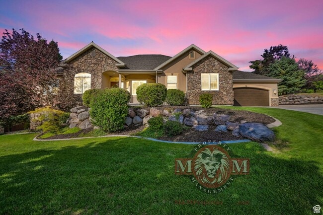 Photo - 1693 E Crimson Oak Dr House