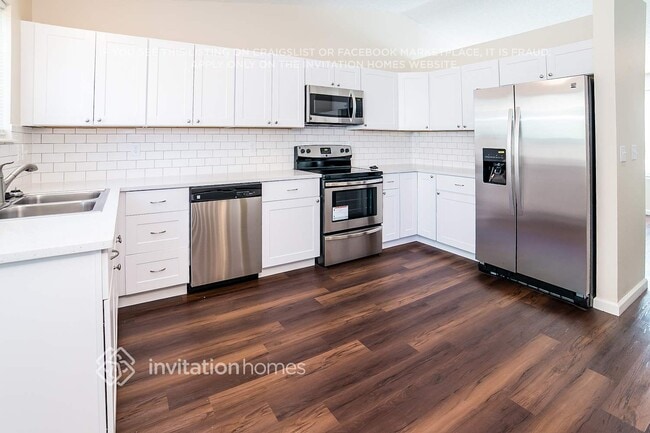 Building Photo - 4617 N Foxtail Dr