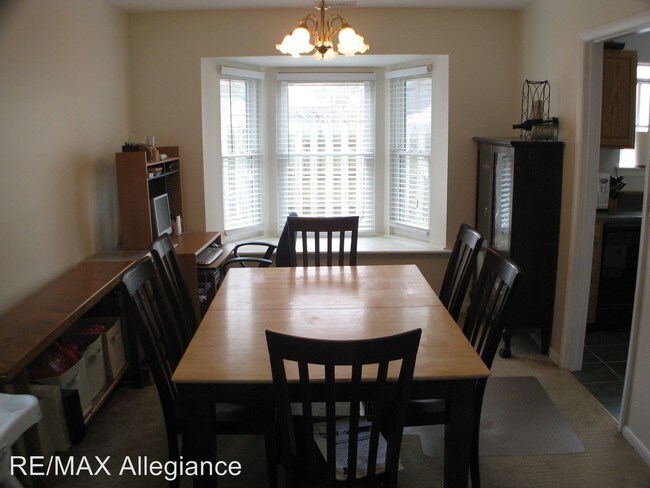 Building Photo - 3885 Sweetbriar Ct