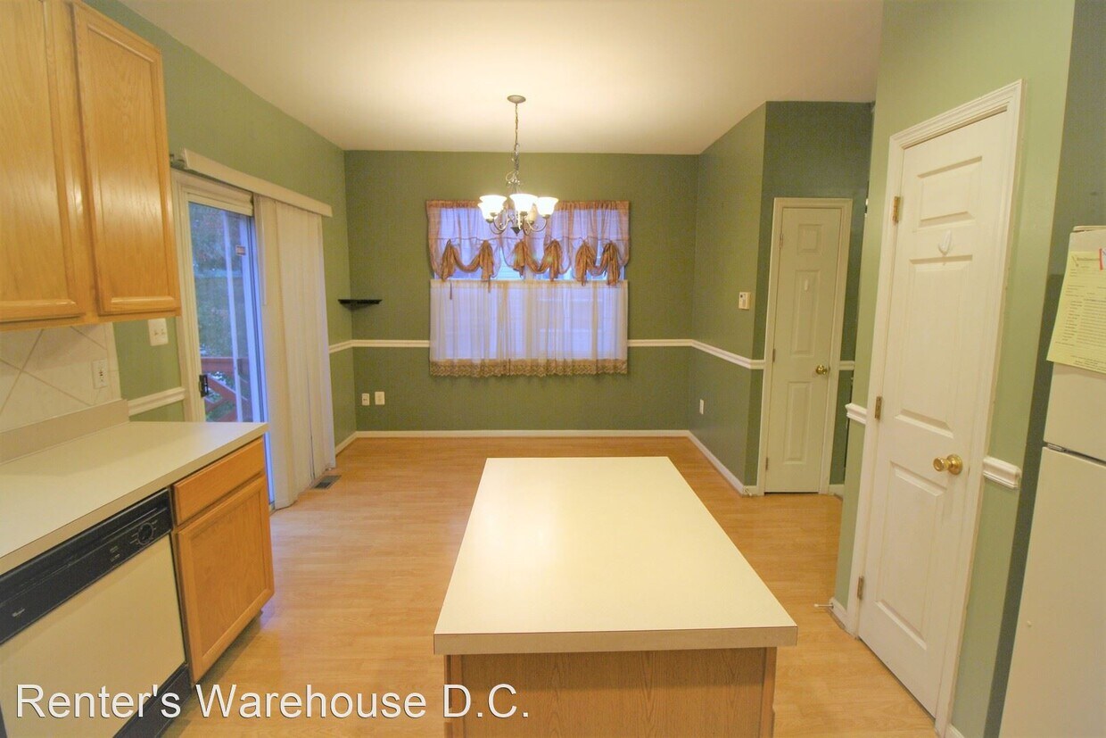 3 br, 2.5 bath House 14858 Bolton Rd House Rental in Centreville