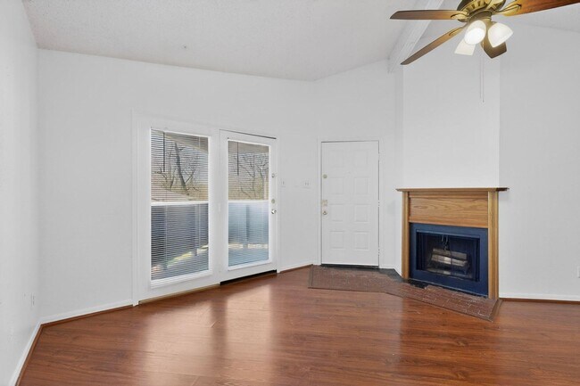 Building Photo - 8545 Midpark Rd