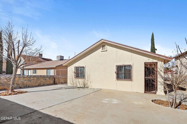 Building Photo - 12290 Tierra Bella Dr