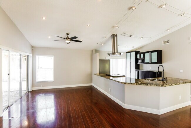 Foto del edificio - 210 NW 207th Way