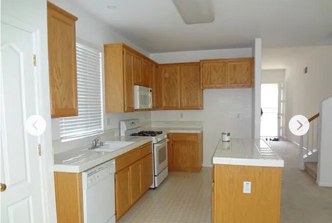 Foto del edificio - 5137 Pond Side Way