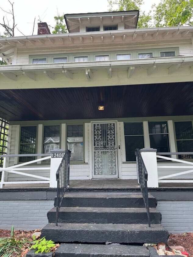 Foto principal - Section 8 Welcomed! Charming 3-bedroom hom...