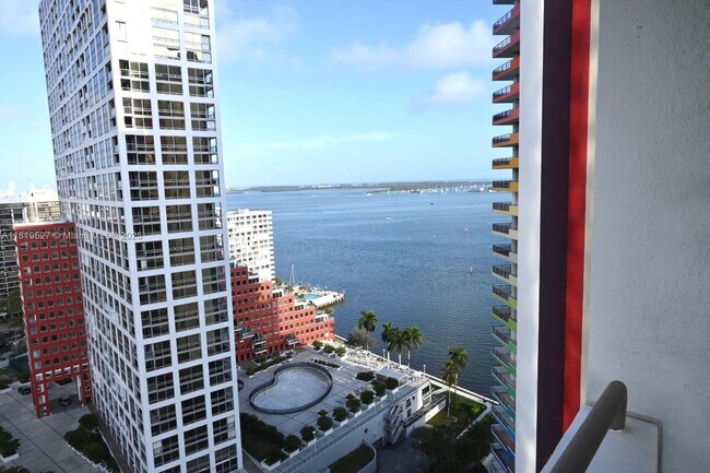 Foto del edificio - 1581 Brickell Ave
