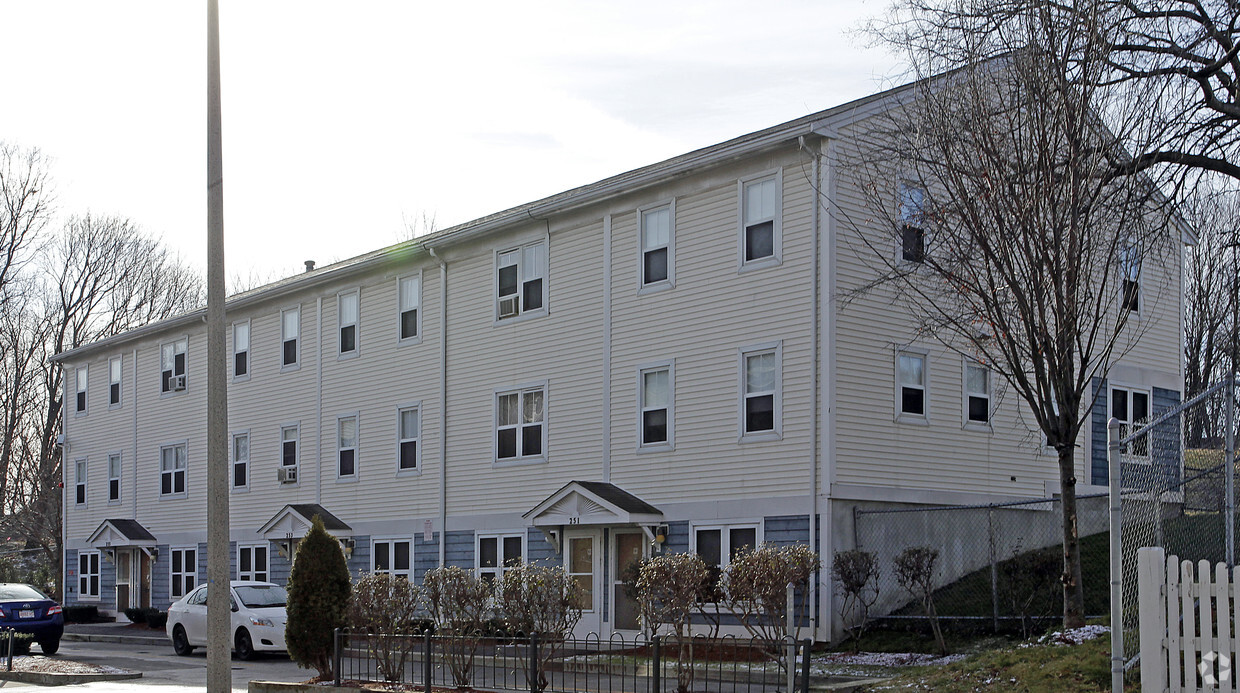 Building Photo - Geneva Apartments