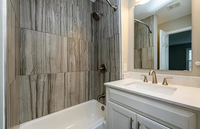 Building Photo - 307 Wax Myrtle Ct