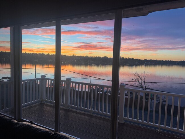 Foto del edificio - 230 116th Ave NE