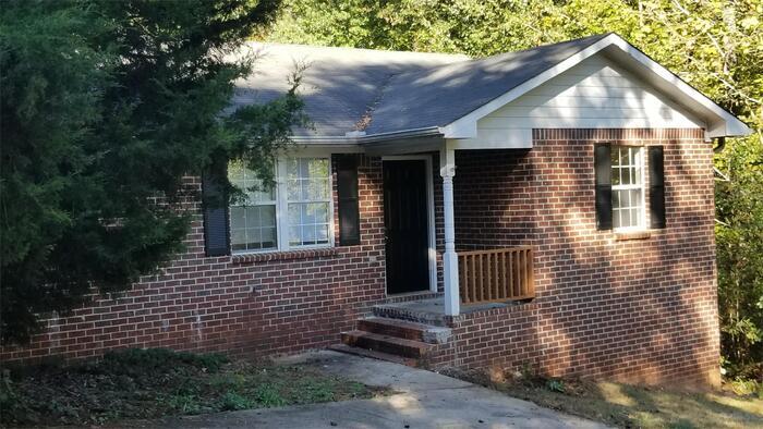 Primary Photo - 210 Big Oak Cir