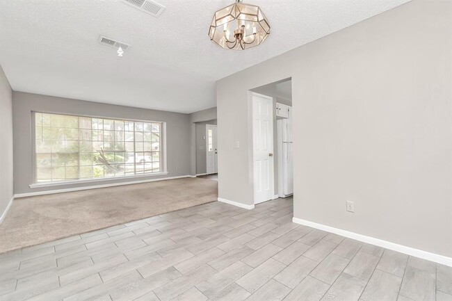 Foto del edificio - 15918 Pinyon Creek Dr