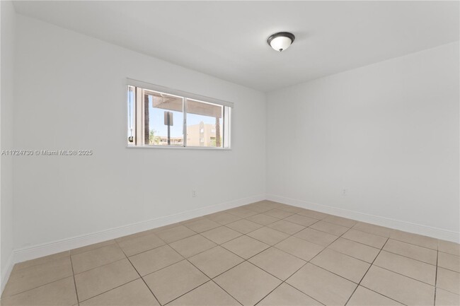 Foto del edificio - 2660 W 76th St