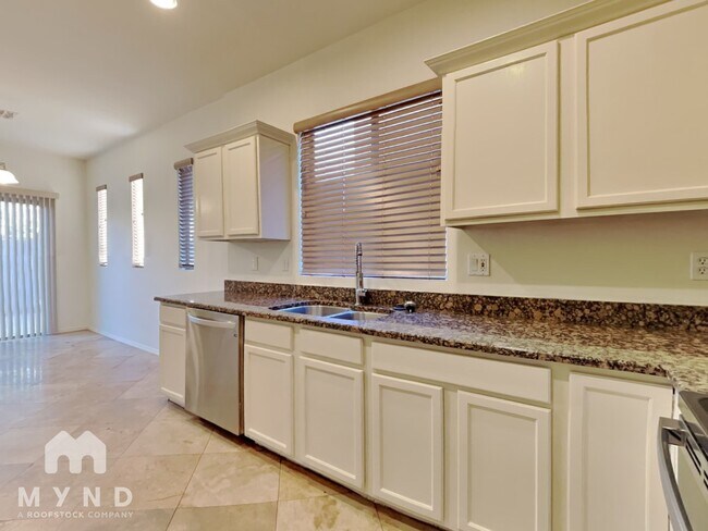 Foto del edificio - 7501 S 14th St
